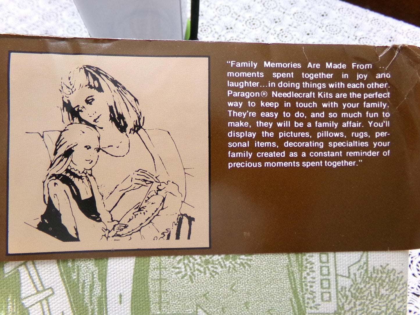 APPLE HARVEST Crewel Embroidery Kit, Vintage Paragon Needlecraft 0925, Primitive Farm Scene