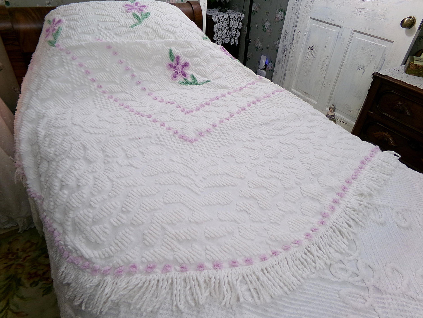 sculpted lilacs vintage white chenille bedspread, full size cotton summer cottage bedding