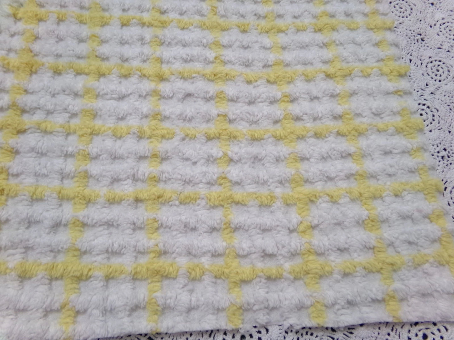 Cottage Chic Vtg Chenille Bedspread Fabric 16x24" Floral Plaid Sewing Material