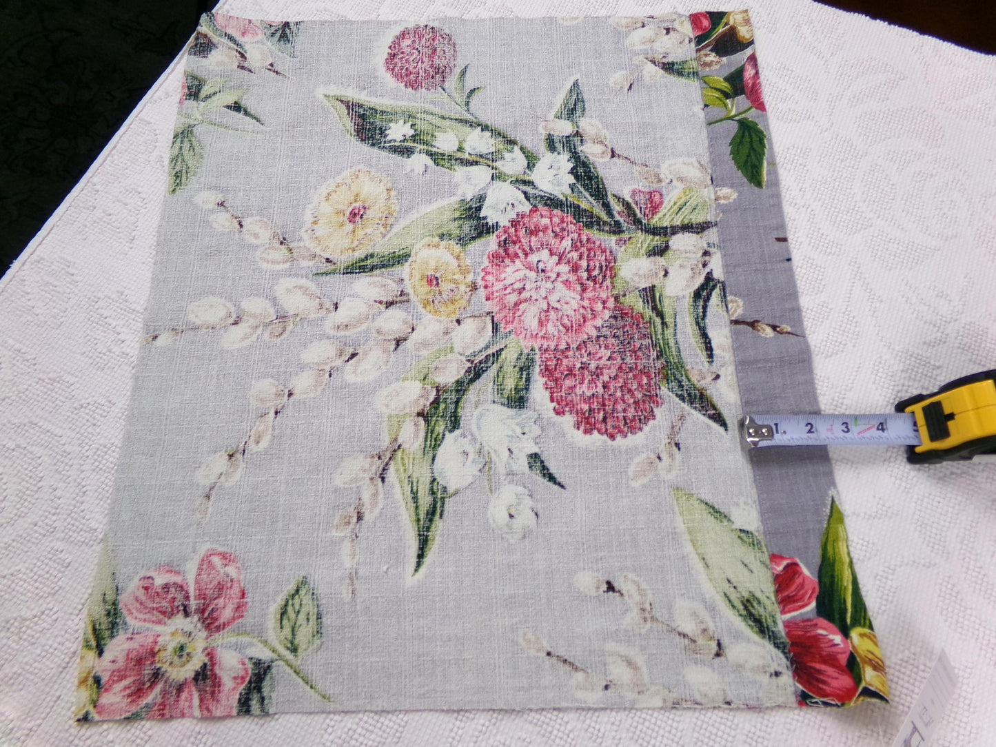Pussy Willow Dahlia Bouquet Vintage 1940s Barkcloth Fabric Botanical Floral 21" x 19" Piece