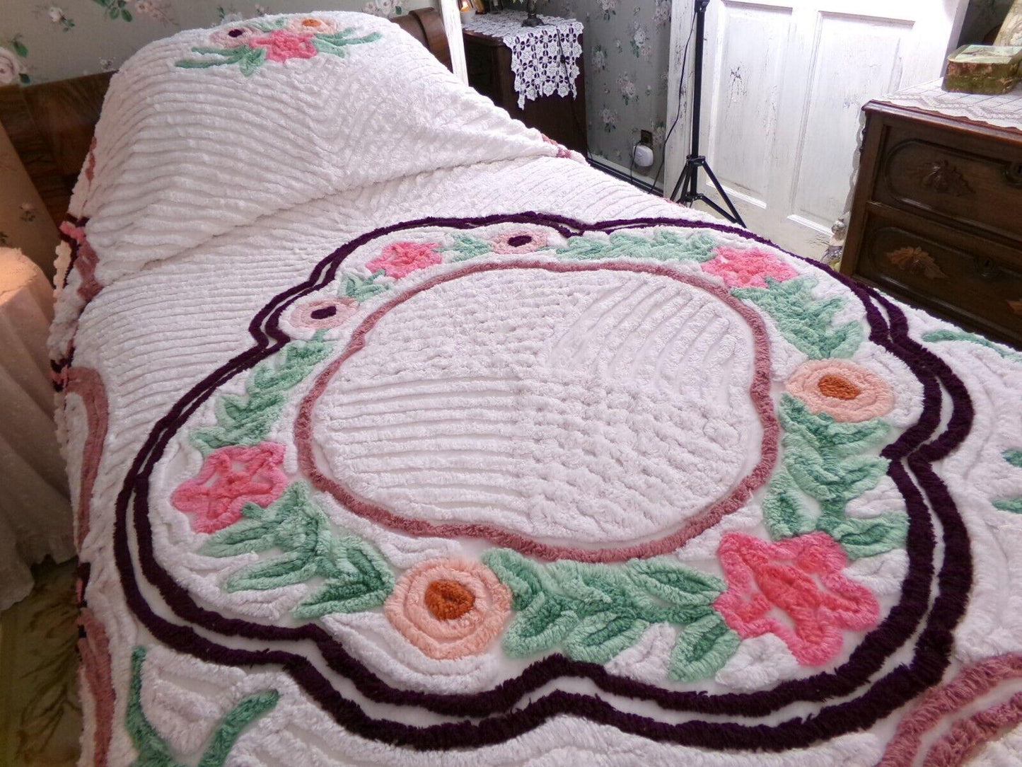 cottage living vintage chenille bedspread in plush rose florals, 100% cotton white full size bedding