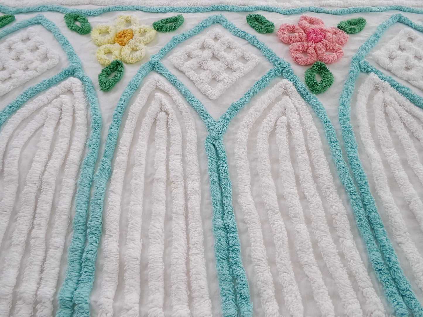Plush White Vintage Chenille Fabric Cathedral Floral Design 20x24"