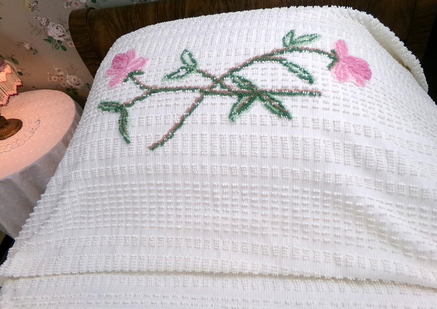 Vintage White Chenille Bedspread Wispy Pink Roses Hobnail Full Double Cottage Farmhouse