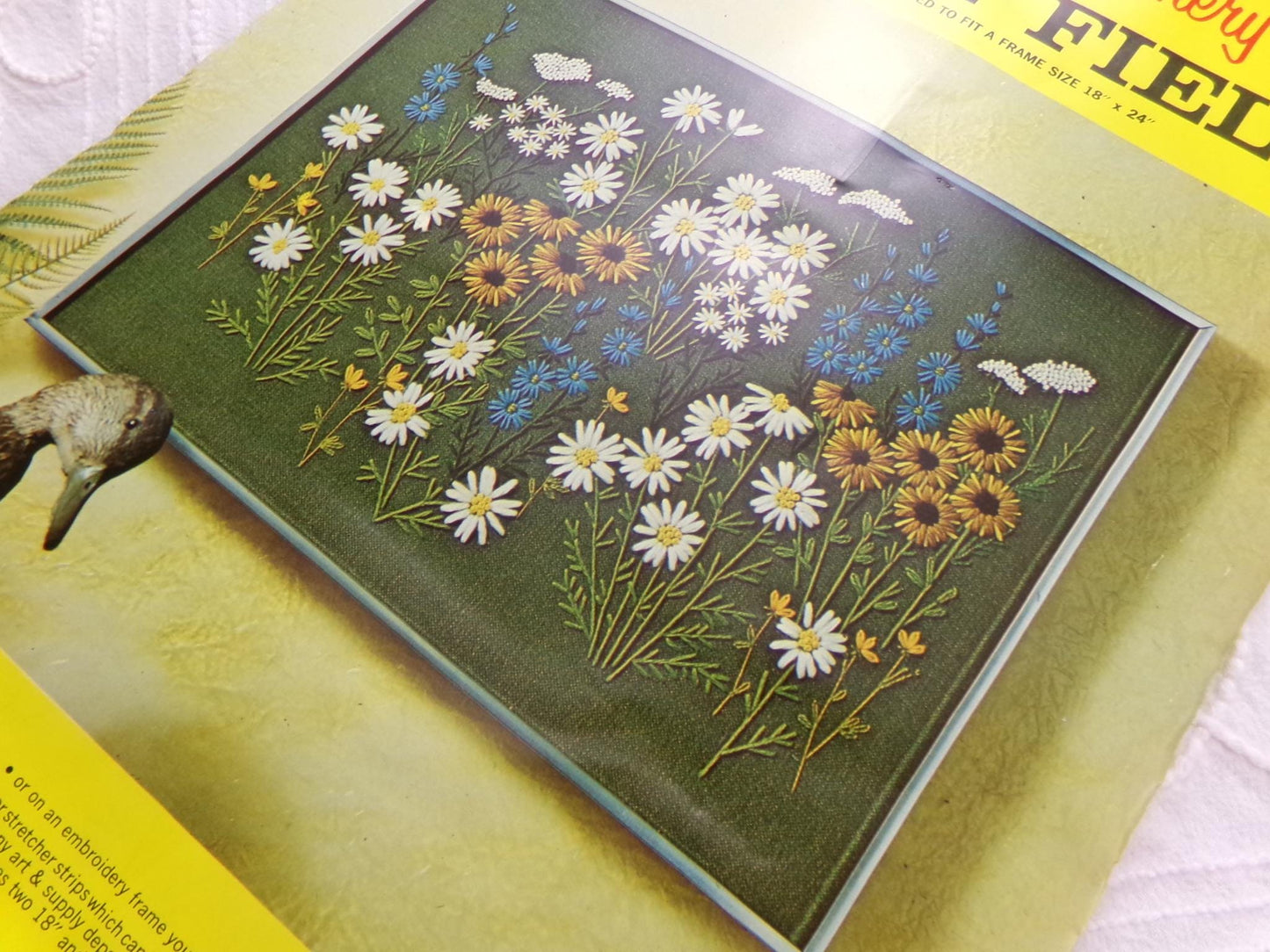 DAISY FIELD Vintage Crewel Stitchery Kit, Boho 0415 Paragon 0145 Embroidery