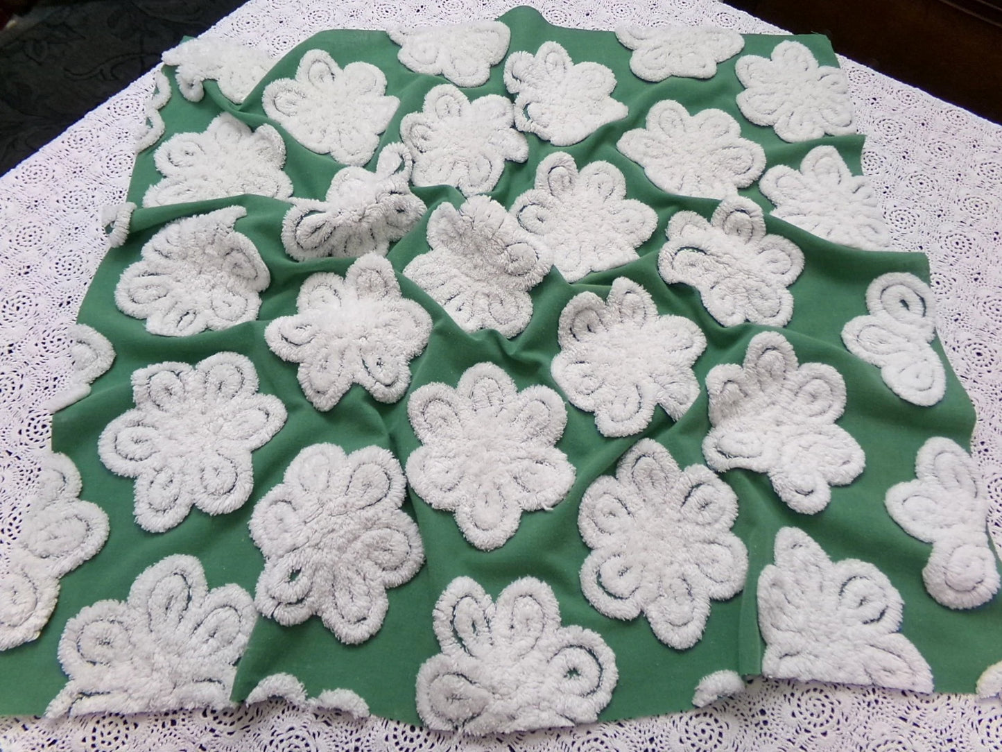 Green White Daisy Vtg Chenille Bedspread Fabric 23x24 Pc Antique Sewing Material