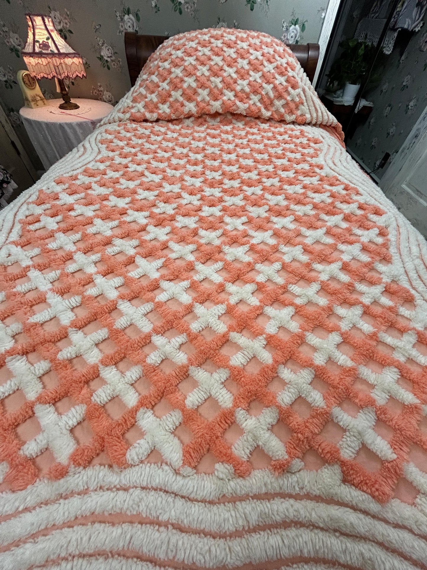 Peach & White Vintage Chenille Bedspread, Crosshatch Wave Pattern, Twin Size