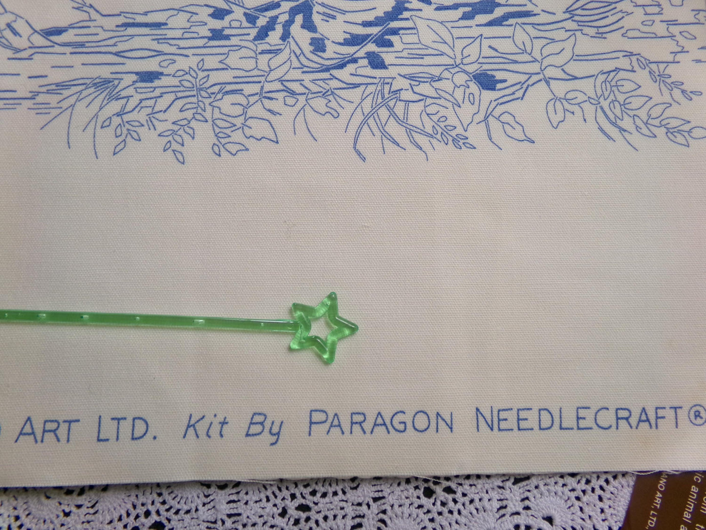 Vintage SQUIRREL and FRIENDS Crewel Embroidery Kit Paragon Stitchery 0333 Giordano