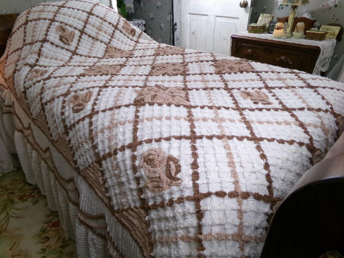 vintage full size chenille bedspread, chocolate brown roses, boxed & fitted design