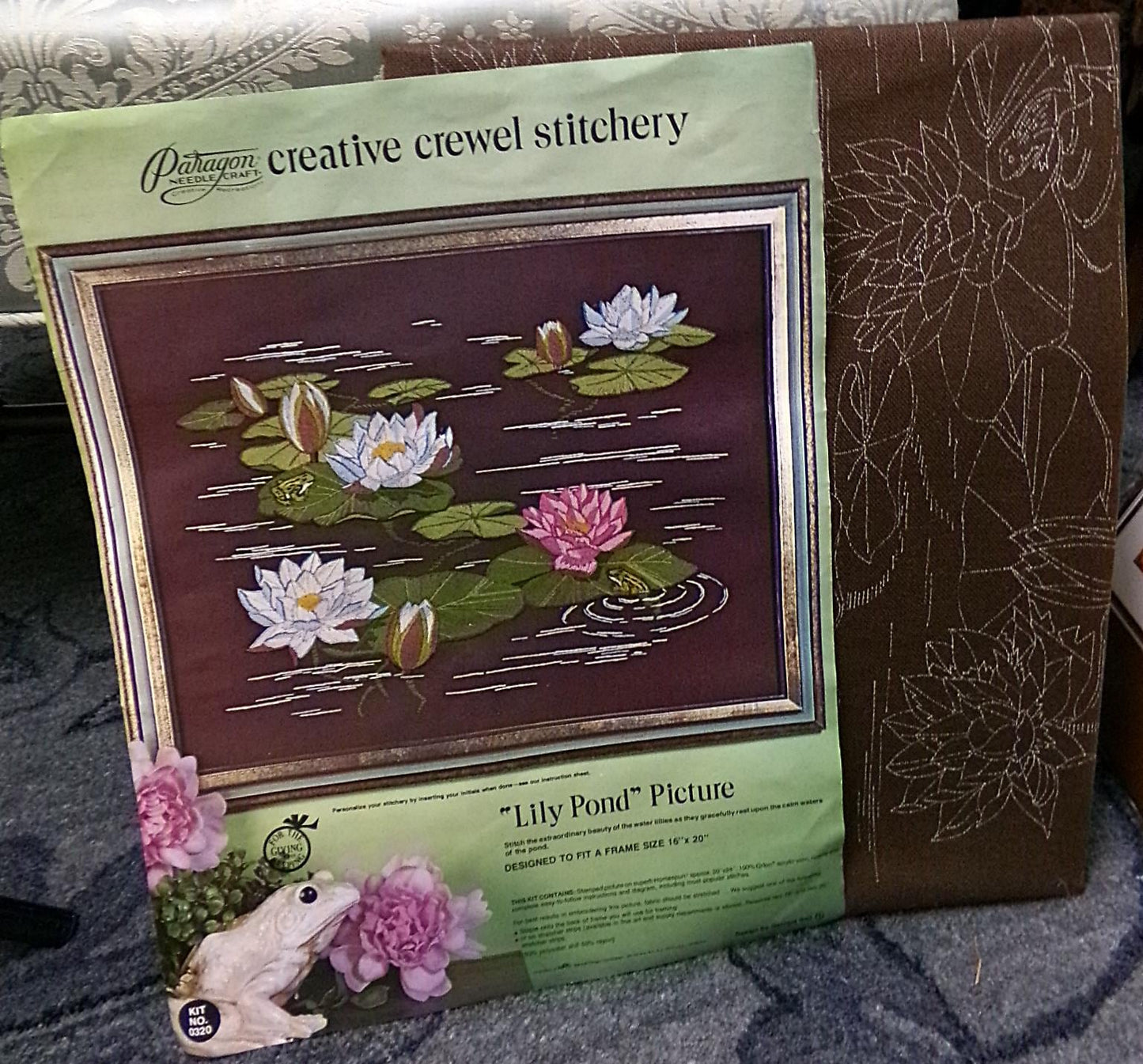 LILY POND Vintage CREWEL Embroidery Kit, Paragon Stitchery #0320, Water Lilies & Frogs