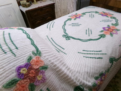 Cottage Style Vintage Chenille Bedspread, White FULL Size Summer Cotton Bedding