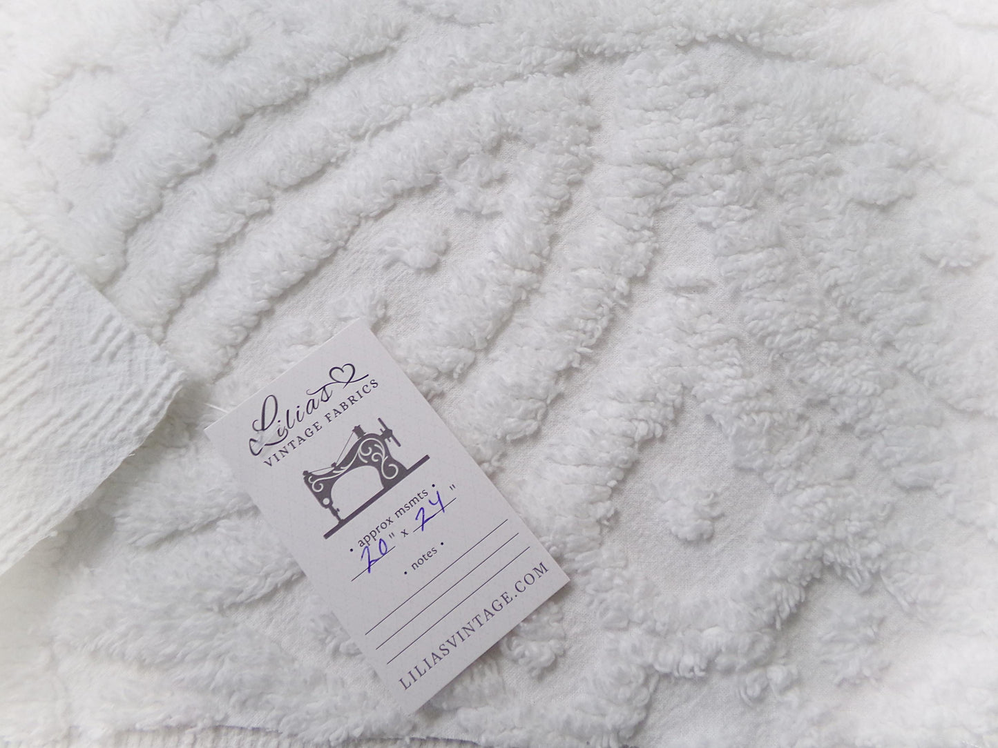 Elegant White Chenille Fabric Vintage Style Leaf Petal Medallion 20x24" Sewing & Quilt Material