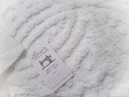 Elegant White Chenille Fabric Vintage Style Leaf Petal Medallion 20x24" Sewing & Quilt Material