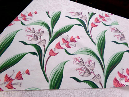 BOTANICAL Barkcloth Vintage Fabric, Tropical Leafy Florals on White, 1940s sewing material, 19" x 29"