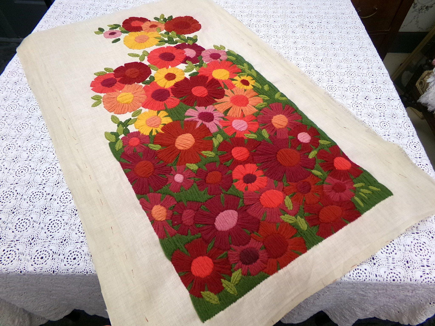 GARDEN FLOWERS Finished Crewel Embroidery, Vintage Paragon Needlecraft 0926, Floral Wall Art