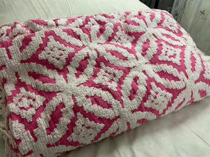 Rose Pink Vintage Chenille Bedspread White Geometric Wedding Rings, FULL Size NOS