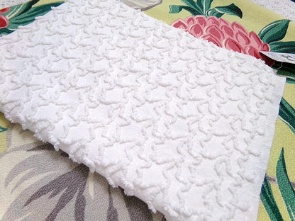 White Squiggle Vintage Chenille Bedspread Fabric Texturized 3D 18" x 24" Quilt Craft Piece