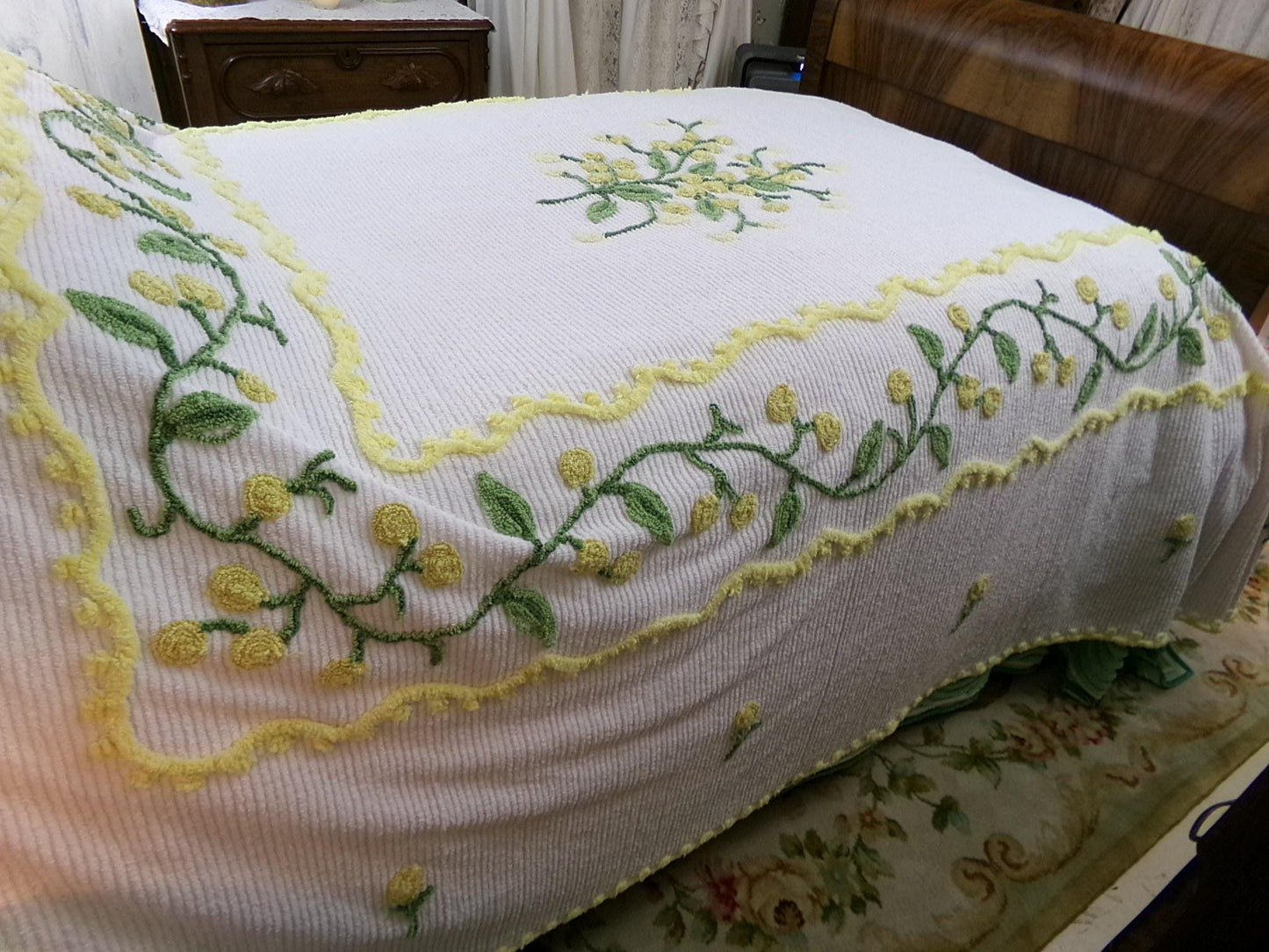 spring forsythia yellow farmhouse chenille bedspread, vintage full size bedding, lovely berry spring & trailing ivy design on white cotton