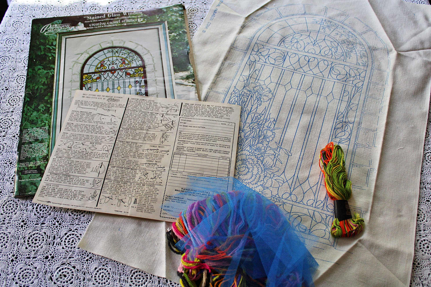 STAINED GLASS WINDOW Vintage Crewel Stitchery Kit, Paragon Needlecraft 0515, Design by Georgia Ball