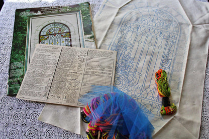 STAINED GLASS WINDOW Vintage Crewel Stitchery Kit, Paragon Needlecraft 0515, Design by Georgia Ball