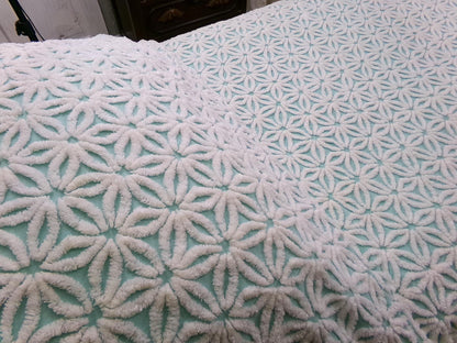 Vintage White Daisy Aqua Chenille Bedspread, Cottage Style Twin Size Bedding