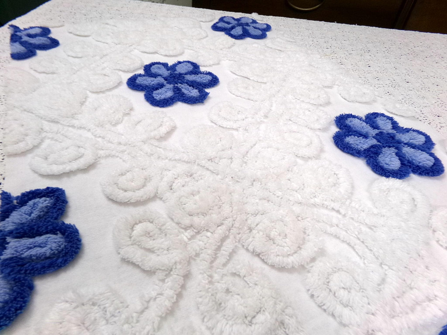 Blueberry Swirl Vintage Chenille Bedspread Fabric, Coastal Blue & White Daisy 16.5x25"