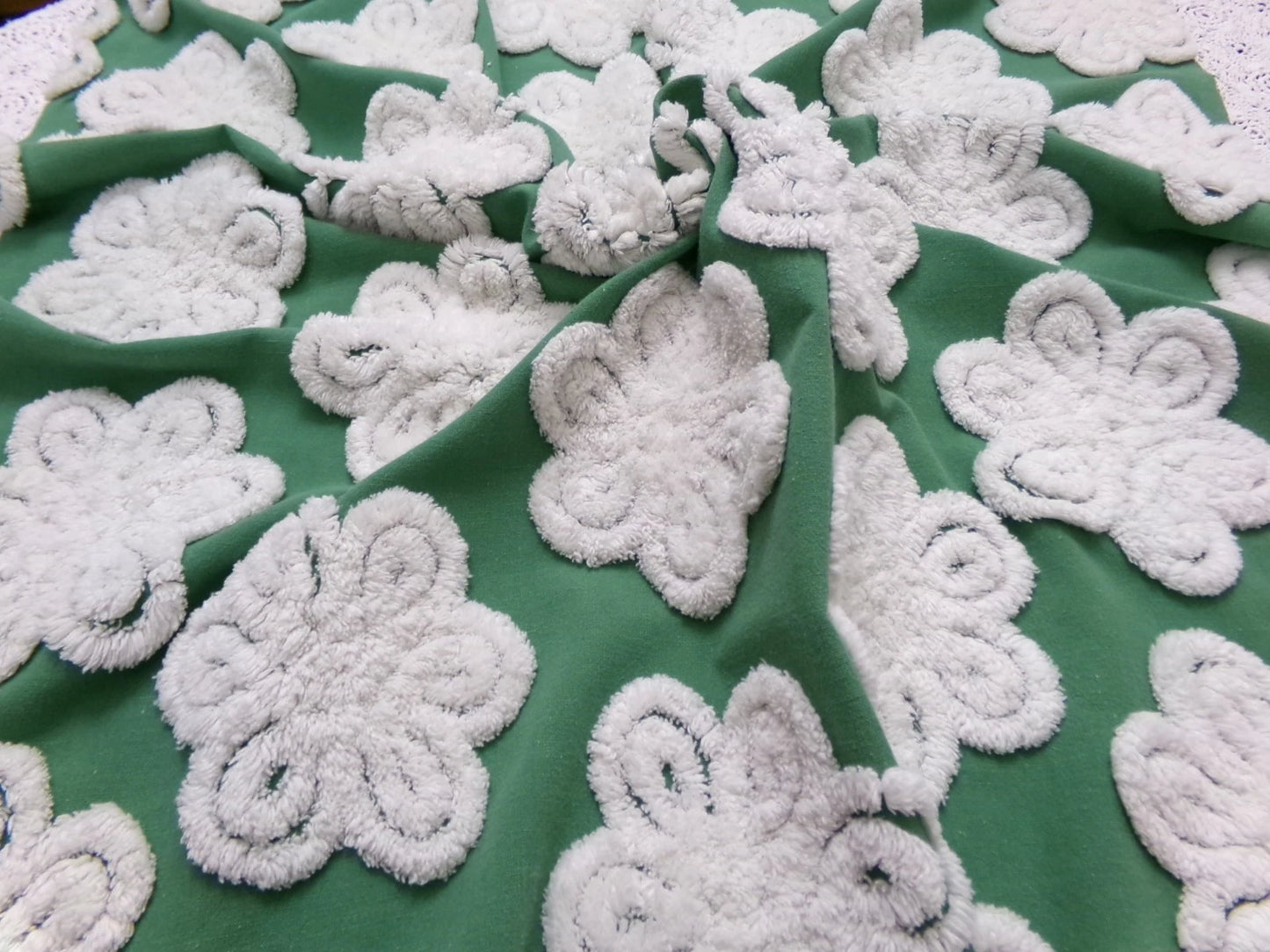 Green White Daisy Vtg Chenille Bedspread Fabric 23x24 Pc Antique Sewing Material
