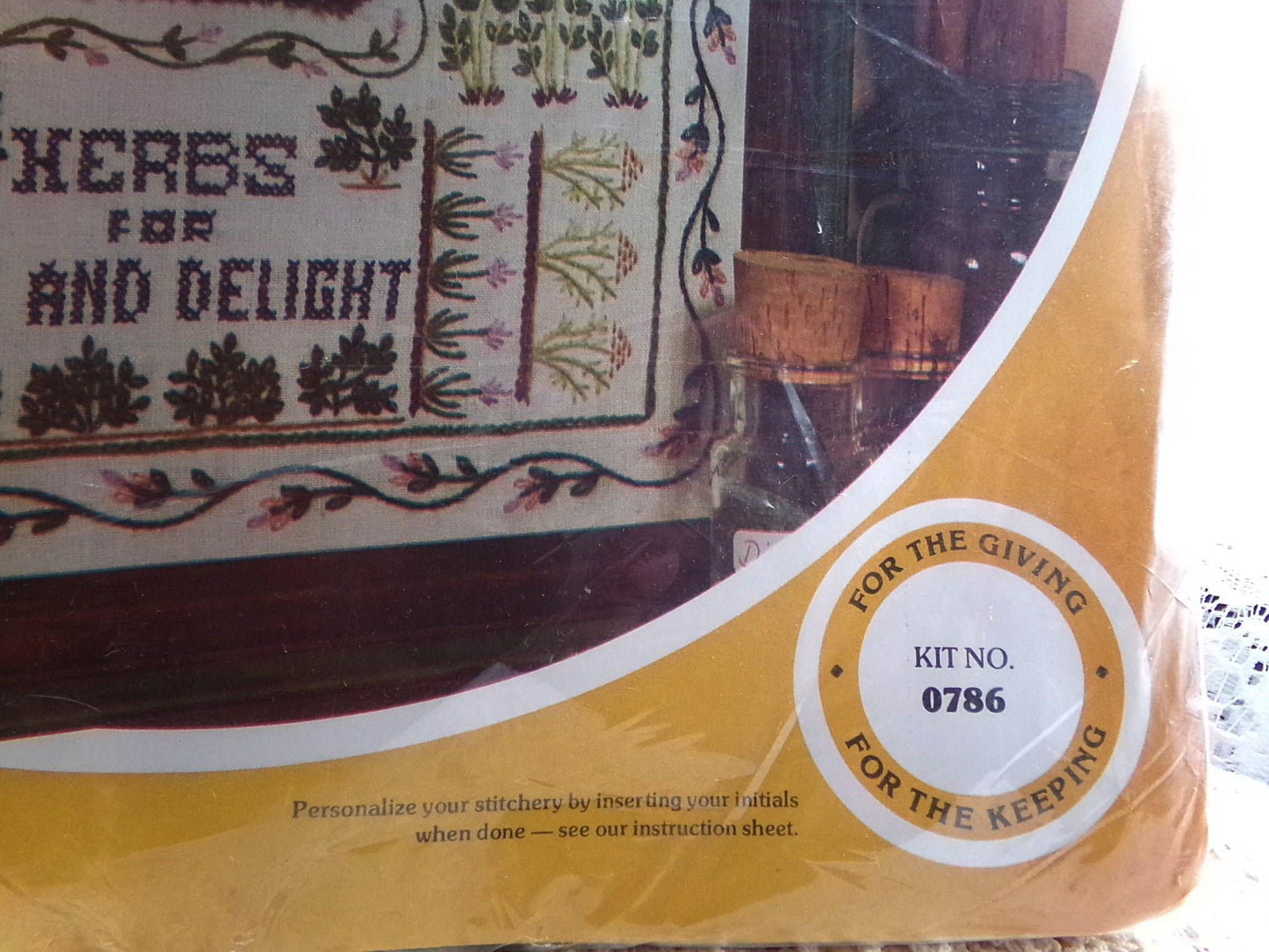 HERB 'n SPICE Garden Crewel Embroidery Kit, Paragon 0786 Vintage Stitchery Sampler