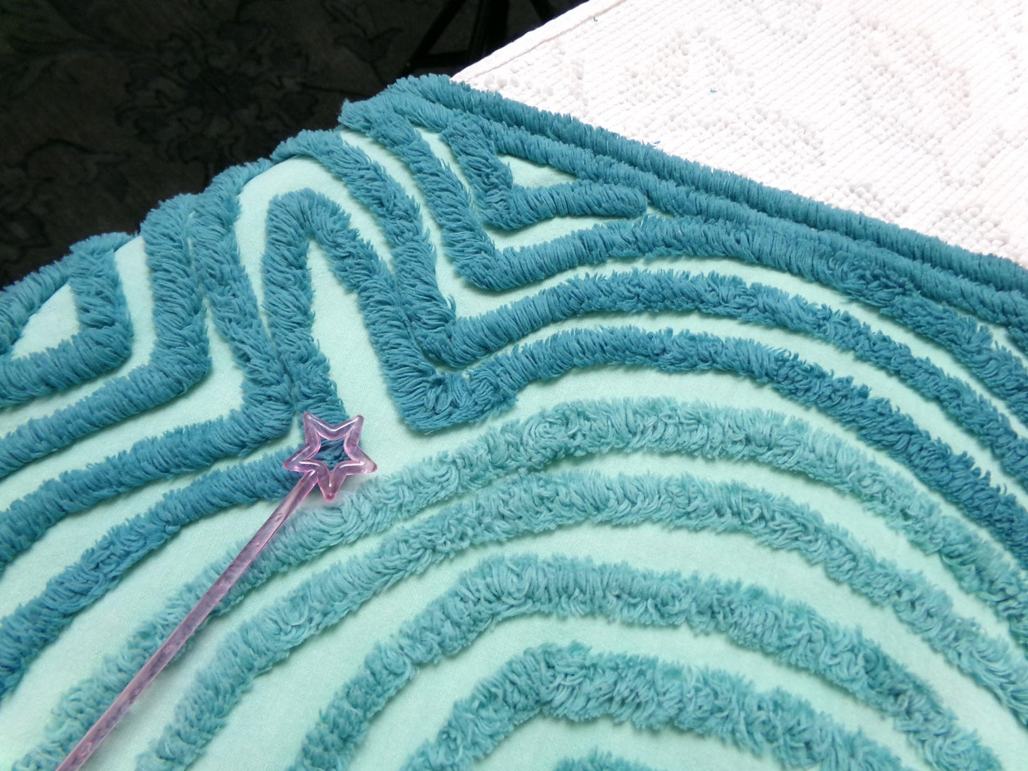 optic waves vintage chenille bedspread fabric, dramatic sewing & quilt material 27" x 23"