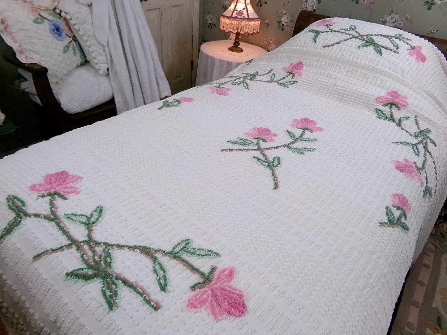 Vintage White Chenille Bedspread Wispy Pink Roses Hobnail Full Double Cottage Farmhouse