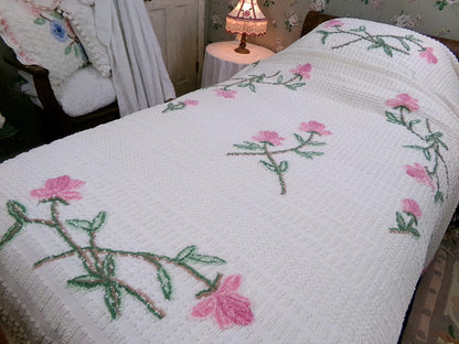 Vintage White Chenille Bedspread Wispy Pink Roses Hobnail Full Double Cottage Farmhouse