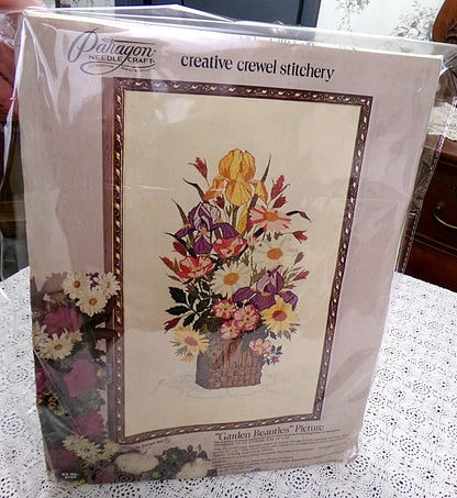 GARDEN BEAUTIES Vintage Crewel Embroidery Kit Paragon Floral Stitchery 0123