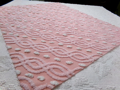 Vintage Chenille Bedspread Fabric Cottage Pink White Eternity Link 18x24"