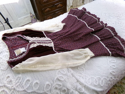 gorgeous vintage Gunne Sax corset dress, velvet bodice 1970s prairie style midi wine calico print with sheer sleeves, XXS