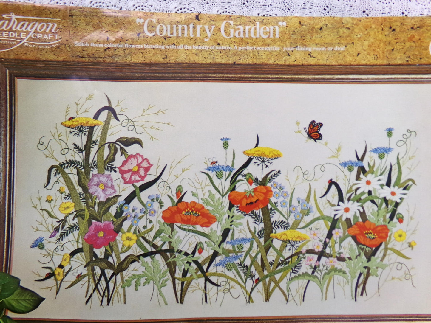 COUNTRY GARDEN Crewel Stitchery Kit, Vintage 0511 Paragon Embroidery Boho Meadow Scene Wall Hanging