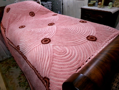 Shabby Pink Vintage Chenille Bedspread, Dramatic Mauve Deep Swags, Full Size Old Hollywood Style Bedding