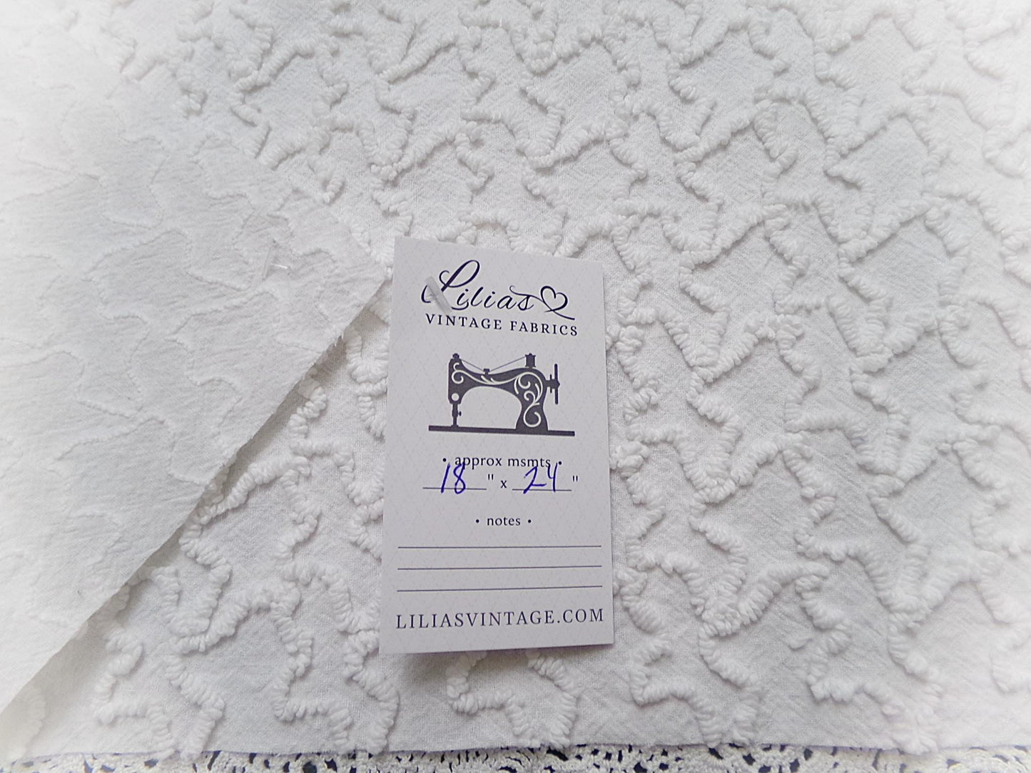 White Squiggle Vintage Chenille Bedspread Fabric Texturized 3D 18" x 24" Quilt Craft Piece