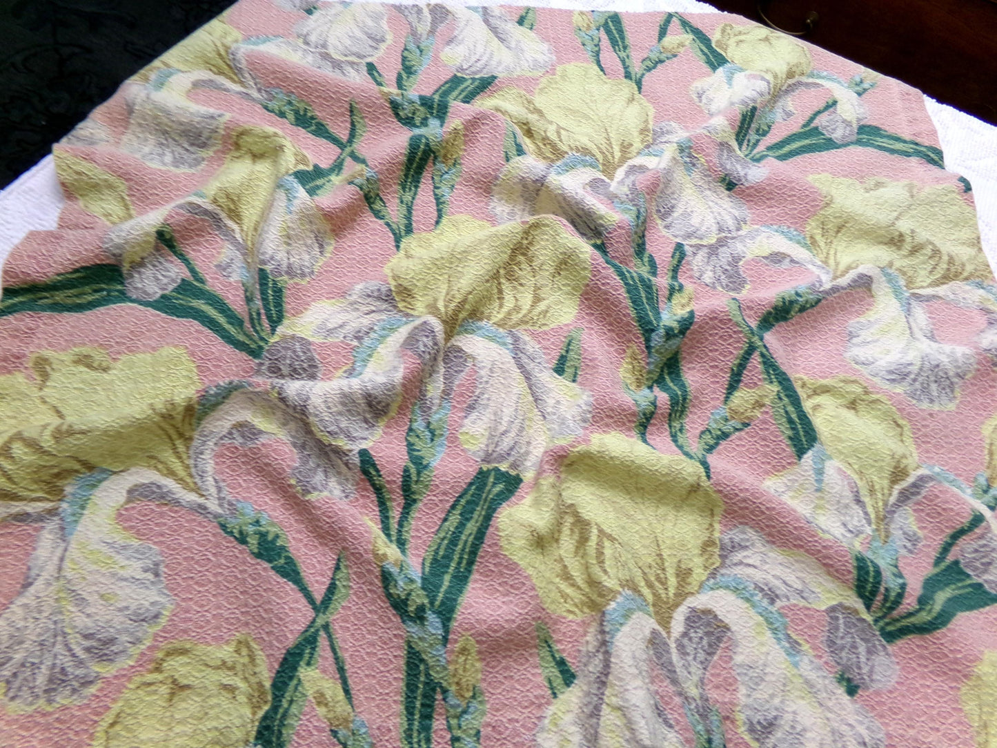 Bearded IRIS BLOOMS Barkcloth Vintage Fabric, Romantic 1940s Sewing Material, 25" x 27"