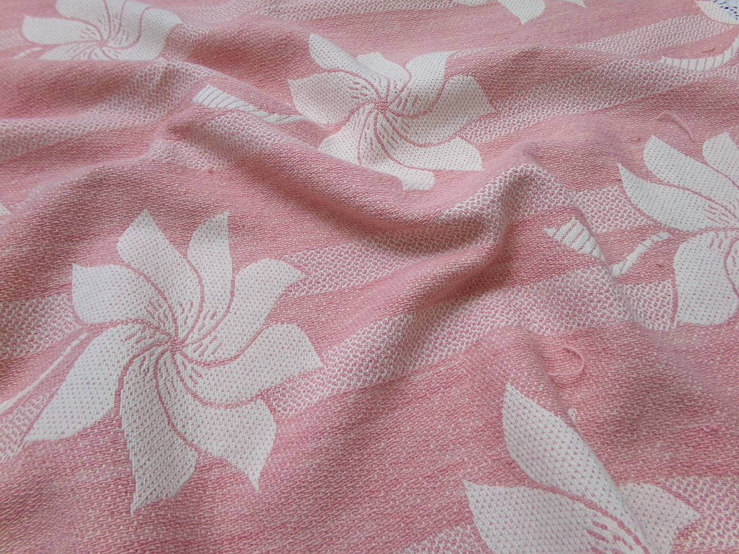 Plumeria Pinwheel Floral Vintage Woven Fabric Reversible 22" x 25" Quilt Material