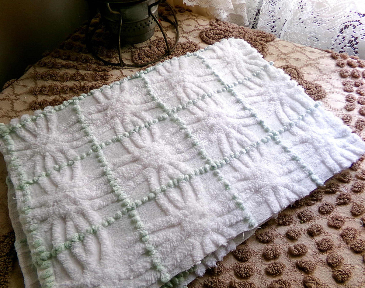Vintage Chenille Fabric, Mint Green Pearl Pops White Spider Rings, 18x25"
