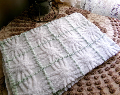 Vintage Chenille Fabric, Mint Green Pearl Pops White Spider Rings, 18x25"