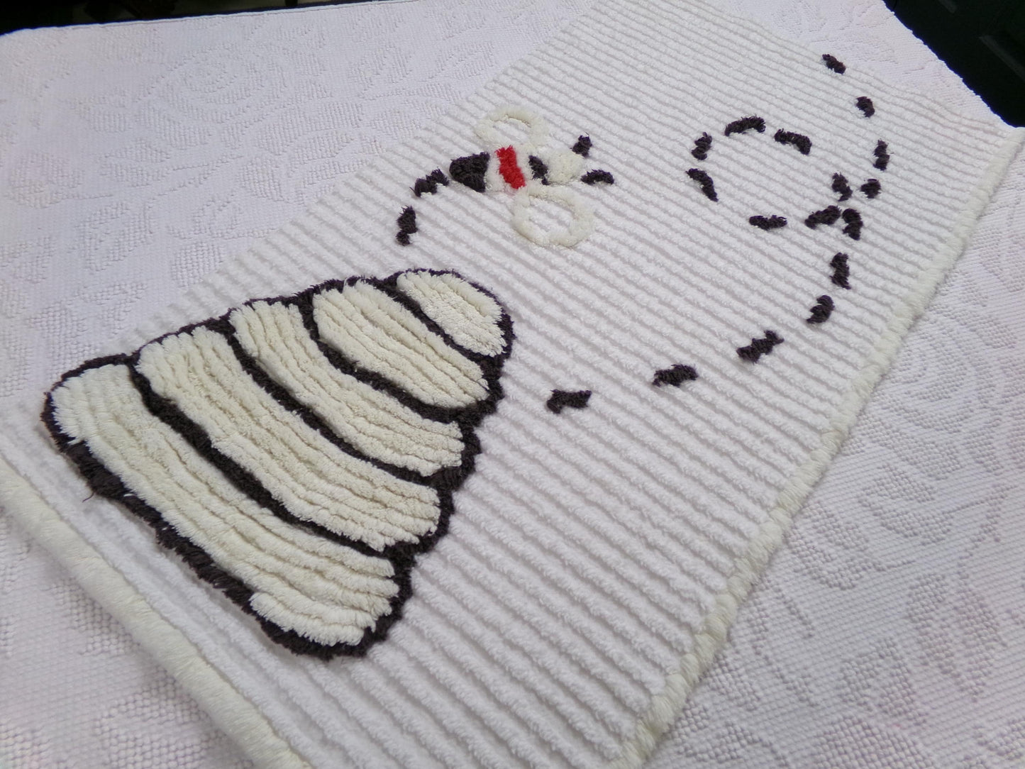 Busy Bee Vintage Chenille Bedspread Fabric, Novelty Sewing Material 15" x 28" Piece