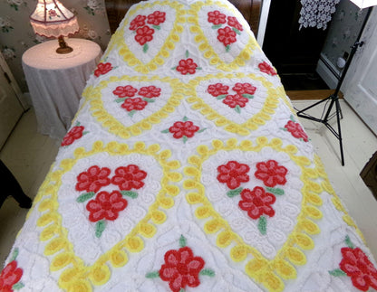 sweetheart vintage chenille bedspread with brilliant hearts, roses & curlicue swirls on white 100% cotton, MCM aesthetic, FULL size bedding