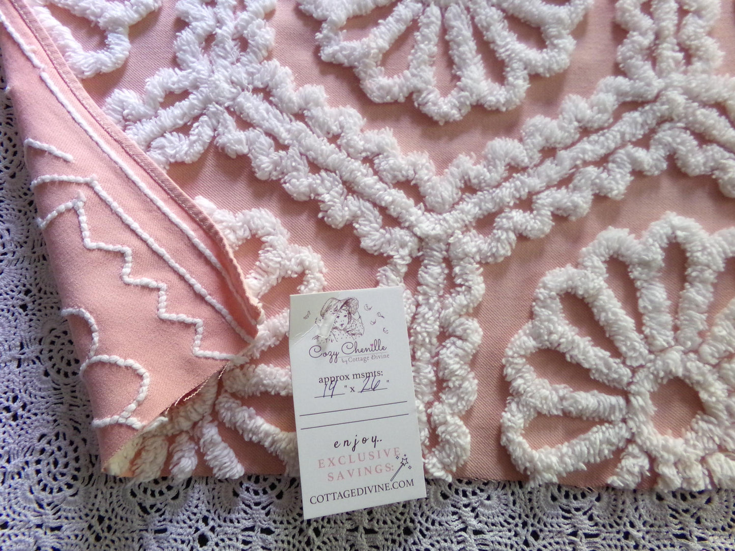 shabby ruffle daisy vintage chenille fabric, white geometric floral on peach 26" x 19" inch piece of cotton quilt & sewing material