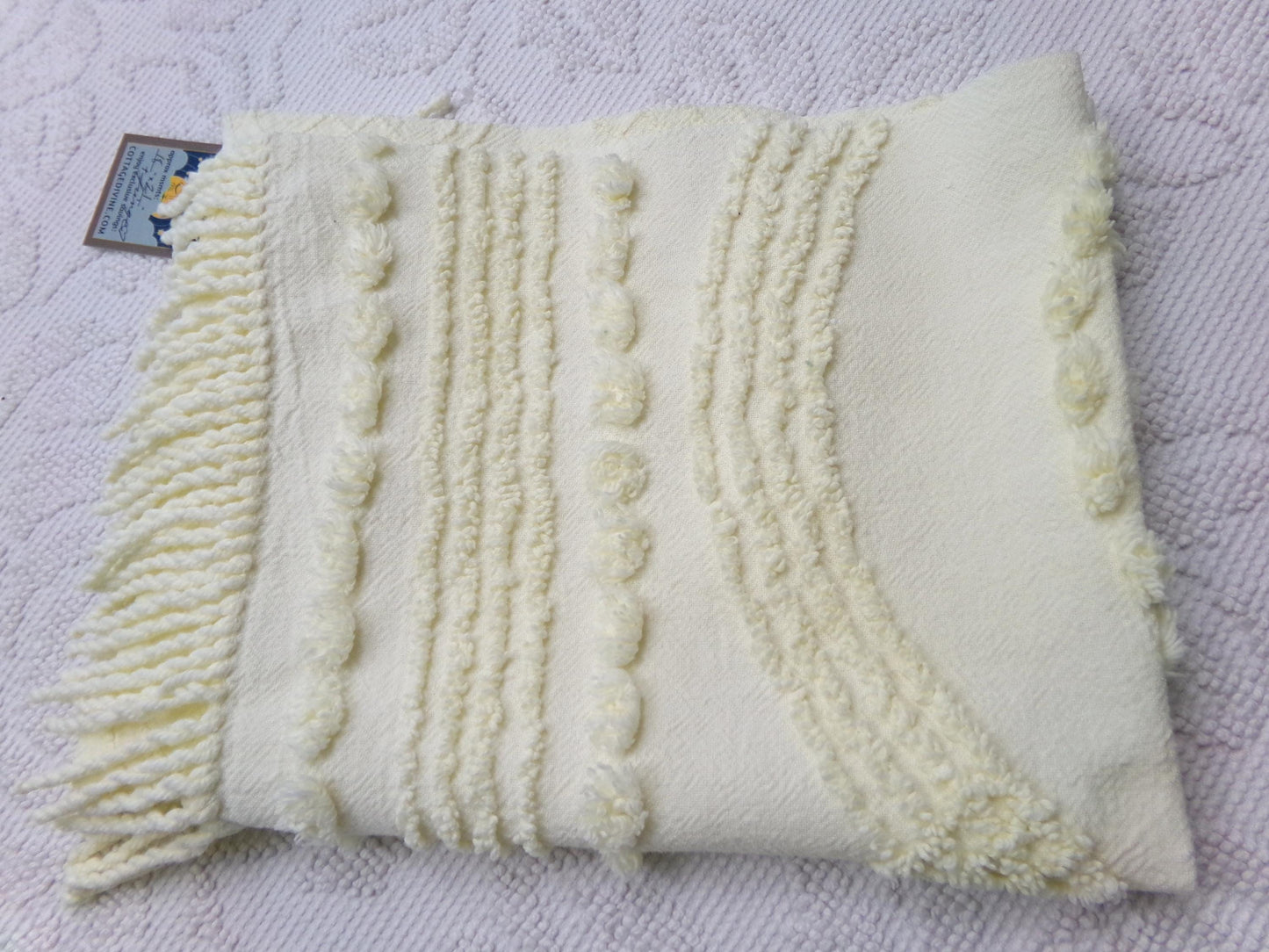 Chic Vintage Chenille Fabric, Elegance Needletuft Design w/ Fringe Edge, 18" x 21" Piece Craft Quilt Material