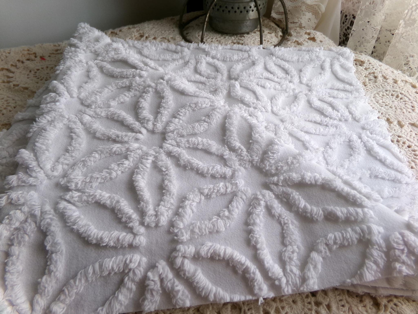 modern daisy vintage chenille fabric, versatile white quilt material, 20" x 24" inch piece for sewing, crafts & quilting