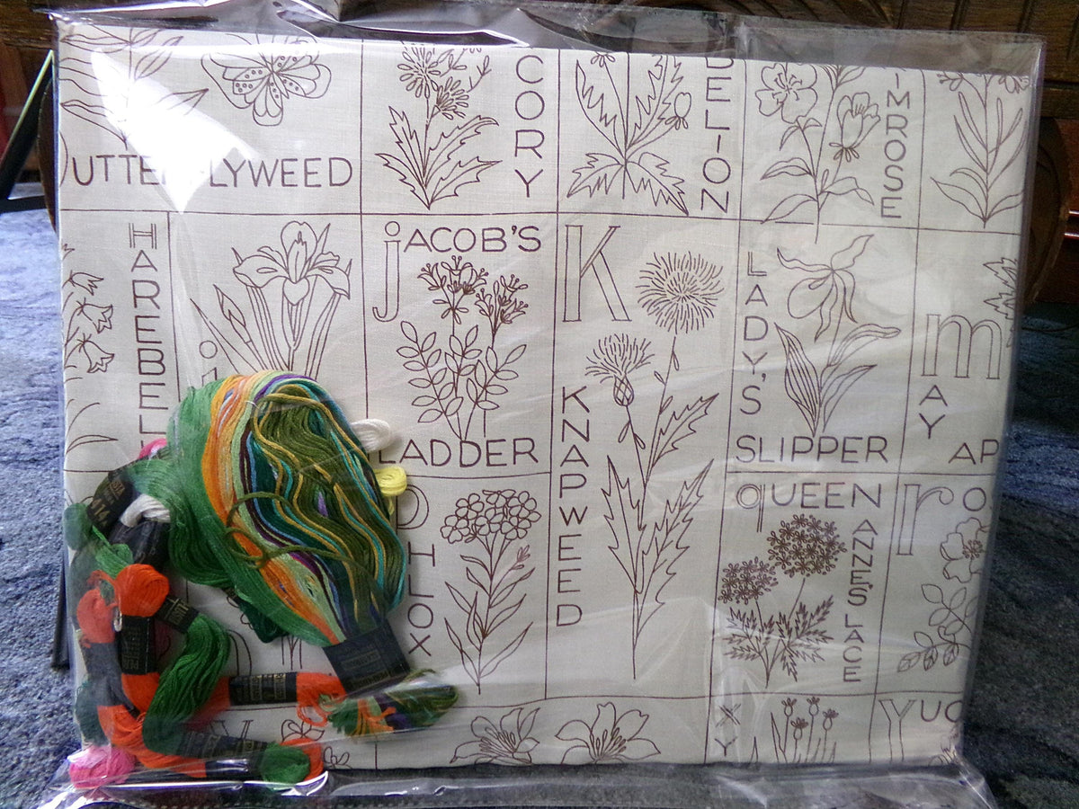 WILDFLOWER ALPHABET SAMPLER Crewel Stitchery Kit Vintage Paragon 0955 Embroidery