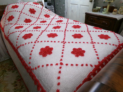vintage red flower chenille bedspread, white cotton full size bedding
