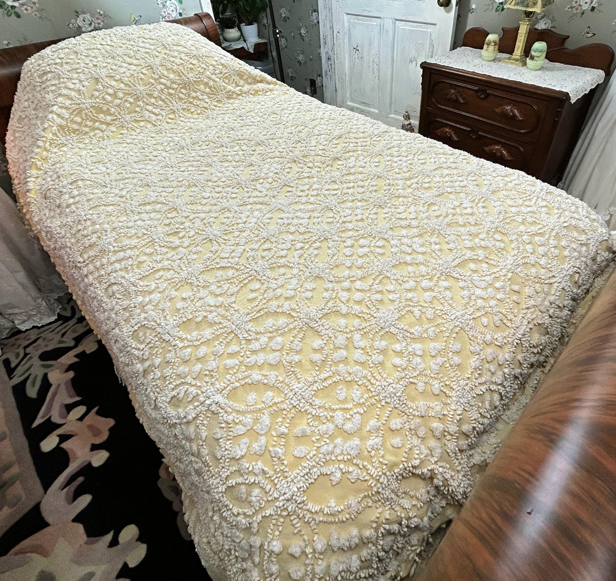 Vintage Chenille Bedspread, Sunny Yellow Dense Tufted Starbursts, Full Sz