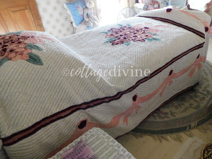 LUXURY 1940s Heirloom PLUSH Peony Rose Vintage Chenille Bedspread, Full Size, White with Bow Swags