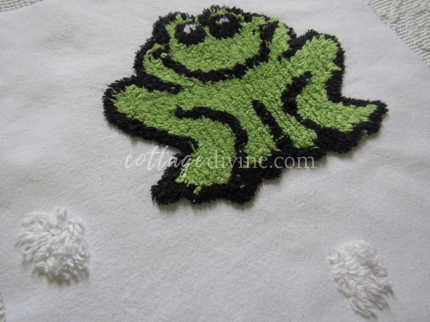 Cute Frog Chenille Fabric Piece, Vintage Y2K Era Green Bullfrog Novelty 12.5" Quilt Square, great for pillows & quilt inlays